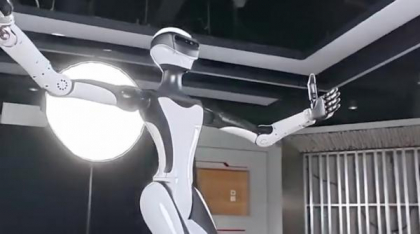 Robotul umanoid AI „cu talie subțire” din China debutează cu abilități umane reale. Cum arată Q5 și ce „servicii” poate să facă