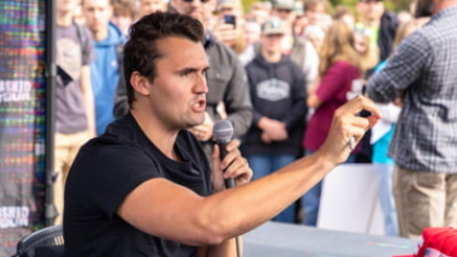 Profesori, pompieri și inclusiv un angajat al Secret Service și-au pierdut joburile după ce au comentat pe rețelele sociale împușcarea lui Charlie Kirk