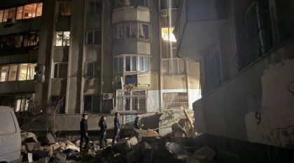 Rușii au bombardat o școală și un cartier de blocuri civile din Odesa, joi dimineață. Doi morți și 15 răniți