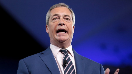 Sute de mii de români, în pericol să fie dați afară din Regatul Unit. Farage amenință că le ridică statutul obținut în urma Brexit: „Să aplice pentru vize”
