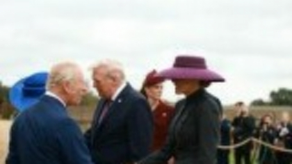Gluma făcută de regele Charles când i-a primit pe Donald și Melania Trump la Windsor. Replica a stârnit râsete