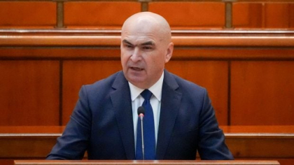 Sindicatele din Parlament acuză „atacul ilegal şi cinic” al Guvernului Bolojan asupra veniturilor angajaților și amenință cu oprirea activității