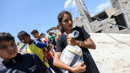 Ajutoare pentru Fâșia Gaza: Israelul va permite intrarea zilnică a 600 de camioane. Transporturile vor fi gestionate prin intermediul ONU