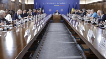 Prin pachetul 2, Guvernul politizează administrația publică, acuză sindicaliștii. "Nu există nimeni precizarea că, dacă vor fi dați 40.000 de oameni de afară, nu vor fi angajați alții"