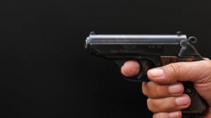 Arme ilegale găsite în posesia mai multor bucureșteni. Percheziții și într-un oraș din provincie