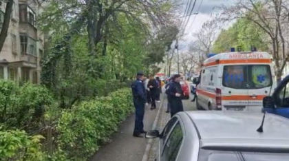 Un pensionar a căzut de la etajul 43 peste un biciclist, la Osaka. Cei doi bărbați au murit