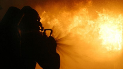 Incendiu puternic la mai multe case din Ilfov. A fost trimis mesaj Ro-Alert. Flăcările riscă să se extindă