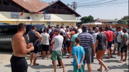 Florin Barbu, după discuțiile cu fermierii din Lungulețu: „Voi propune în Guvern pentru ca apa pentru irigații să fie utilizată gratis. Fermierii să stea liniștiți, Ministerul Agriculturii întotdeauna a oferit sprijin” (VIDEO)