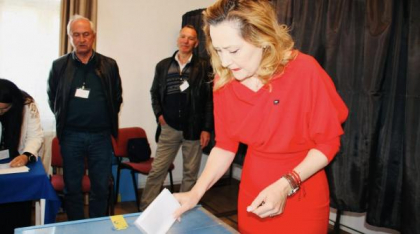 Elena Lasconi: Am votat cu speranţa că România îşi va păstra direcţia europeană