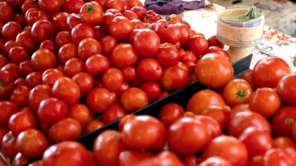 România, invadată de fructe și legume cu probleme din afara UE: peste 800 de camioane pe lună vin din Asia, multe cu nereguli fis­cale. Ce a descoperit Autoritatea Vamală Româ­nă