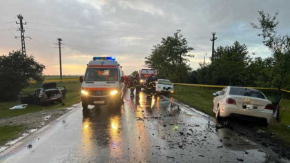 Accident tragic în Timiș: O femeie și-a pierdut viața, iar alte patru persoane, printre care doi copii, au fost rănite