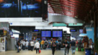 Digitalizarea CFR, dar cu hârtie doveditoare la ghișeu. Studenții cu CI electronic, nevoiți să aducă dovada domiciliului