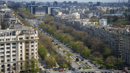 Sub cerul Capitalei: cum respiră Bucureștiul și unde să locuim
