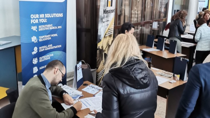 Ce caută angajatorii din județele Olteniei și cât oferă. „Am angajat multe doamne pe poziții pe care până acum le ocupau bărbații”