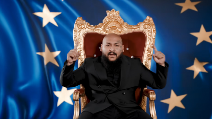 Mircea Cărtărescu, propus la Premiul Nobel, a distribuit o manea de-a lui Dani Mocanu. Ulterior, postarea a fost ștearsă