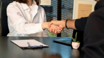Impactul instabilității politice și al șocurilor economice asupra salariilor. „Risc major de restructurări și stagnarea veniturilor”. Cine sunt cei mai expuși