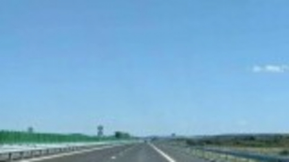 Tragedie pe șantierul Autostrăzii Transilvania. Un muncitor a fost acroșat cu autoexcavatorul de un coleg