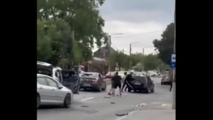 Trei persoane au fost reținute după scandalul cu bâte și topoare din Craiova, în urma căruia un bărbat a murit