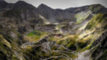 Obiective turistice pe Transfăgărășan. Ce poți vizita când parcurgi cel mai frumos drum din România