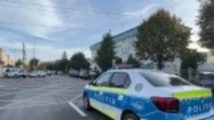 Un bărbat a fost atacat cu o sabie, pe o stradă din Sibiu. Agresorul și un posibil complice sunt de negăsit