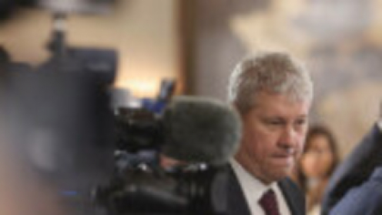 Prima ședință a guvernului interimar Predoiu. Executivul cu puteri limitate va aproba un proiect de miliarde de lei