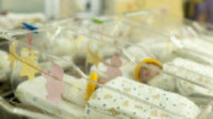 Povestea de film a doi bebeluși din Austria încurcați la naștere, care și-au cunoscut părinții biologici după 35 de ani