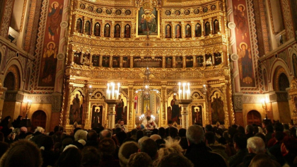Cât de credincioși sunt românii, în funcție de partidul preferat. „85% se consideră persoane religioase” | SONDAJ