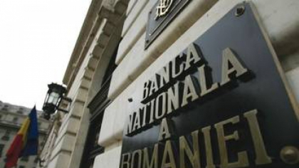 BNR: Intervențiile din piață vizează temperarea aprecierii leului, nu apărarea unui curs supraevaluat
