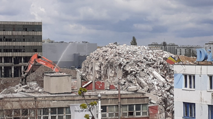 O fabrică-simbol pentru industria românească, pusă la pământ cu buldozerul. Proiectul uriaș care îi ia locul