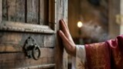 Secretele Conclavului. Motivul pentru care, de 750 de ani, cardinalii nu primesc la masă pui, ravioli sau șervețele