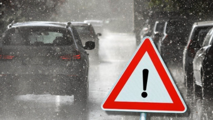 Cod galben de furtuni electrice în Capitală. ANM anunţă că va ploua în reprize tot weekendul, scad temperaturile în Bucureşti