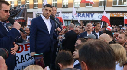 "George Simion vorbește limba Moscovei și astăzi l-a aplaudat pe Karol Nawrocki. Coincidență? Nu". Agitație la Varșovia