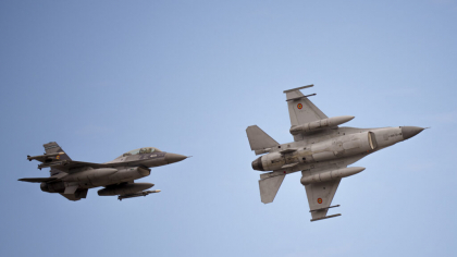Două avioane britanice au zburat 12 ore alături de SUA şi NATO în apropierea graniţei cu Rusia