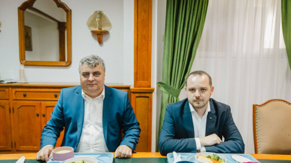 Meniu cu file de somon, garnitură de broccoli și baby morcov, pe masa ministrului Sănătății la spitalul din Târgu Mureș. Alexandru Rogobete: Nu mi-a venit să cred că există spitale în România care își tratează pacienții atât de bine