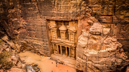 Aproximativ 1.800 de turişti evacuaţi din Petra, Iordania, din cauza inundaţiilor
