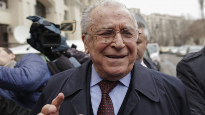 Ion Iliescu l-a felicitat pe Nicușor Dan pentru câștigarea alegerilor: „Victoria dumneavoastră exprimă o aspirație profundă a cetățenilor pentru o conducere responsabilă, onestă și orientată spre viitor”
