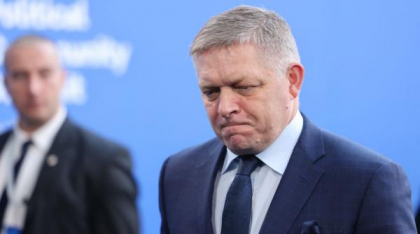 Slovacia a blocat cel de-al 18-lea pachet de sancţiuni UE împotriva Rusiei. Robert Fico: O propunere imbecilă a Comisiei Europene 