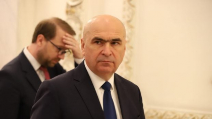 „Reforma” bugetară a lui Bolojan de la Senat: două treimi din posturi, „rezolvate” prin transferuri, pensionari, dar și pentru că nu erau ocupate
