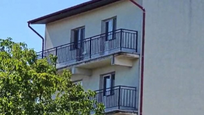Polițiștii negociază cu bărbatul din Otopeni care a ucis un copil și s-a baricadat în apartament