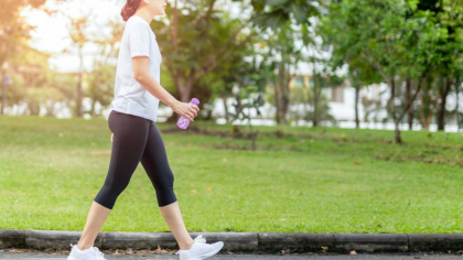 Experții au identificat cât timp ar trebui să mergeți pe jos într-o zi pentru a reduce 13 tipuri de cancer