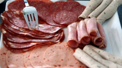 Evită aceste alimente! Legătura neștiută dintre ele şi debutul precoce al bolii Parkinson