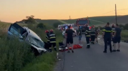Accident teribil, cu șase răniți, printre care doi copii de 4 și 14 ani, în județul Cluj