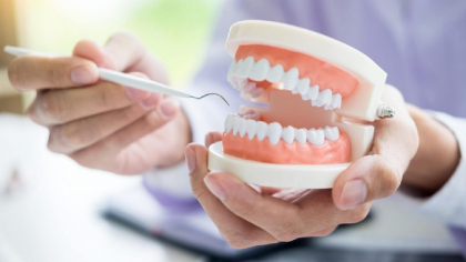 Cabinetele stomatologice au primit INTERZIS la marketing! Dentistul nu mai are voie să întrebe: „Cine v-a lucrat aici?”. Noi reguli pentru stomatologi
