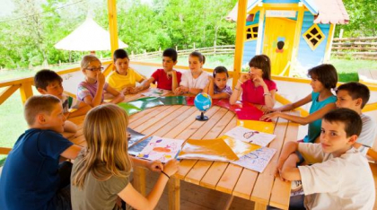 Ce facem vara cu copiii? Soluții educative și recreative pentru preșcolari și elevi în timpul vacanței mari