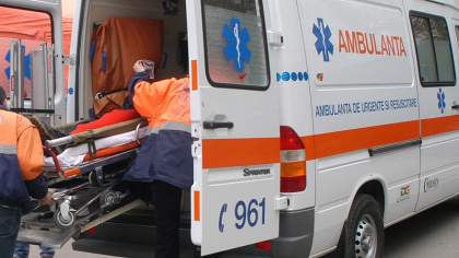 Microbuz cu 15 copii, implicat într-un accident
