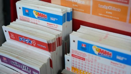 O femeie a câștigat 50.000 de dolari la loterie cu numerele recomandate de horoscopul zilnic: „Vreau mai mult”