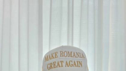 Ion Ţiriac a purtat la vot şapca MAGA personalizată