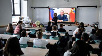 „Tata poate totul”. Propagandă deșănțată în grădinițe și școli din toată Rusia de ziua lui Putin