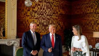 A fost ironizat Donald Trump de Regina Olandei la summitul NATO de la Haga? Gestul care a alimentat speculațiile