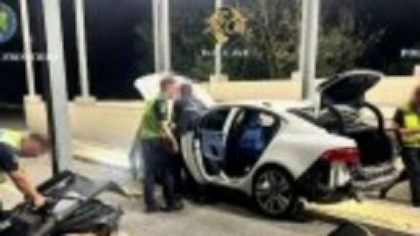 Cocaină ascunsă în bara mașinii, depistată la Vama Nădlac. Șoferul, reținut pentru trafic de mare risc